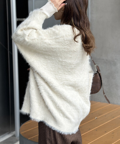 w closet（ダブルクローゼット）の「フェザーBIGカーディガン（カーディガン/ボレロ・レディース・オフホワイト/グリーン/ピンク/グレー・FREE）」の9枚目の写真