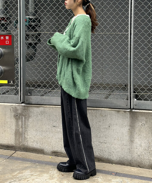 w closet（ダブルクローゼット）の「フェザーBIGカーディガン（カーディガン/ボレロ・レディース・オフホワイト/グリーン/ピンク/グレー・FREE）」の18枚目の写真