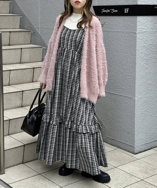 w closet（ダブルクローゼット）の「フェザーBIGカーディガン（カーディガン/ボレロ・レディース・オフホワイト/グリーン/ピンク/グレー・FREE）」の11枚目の写真