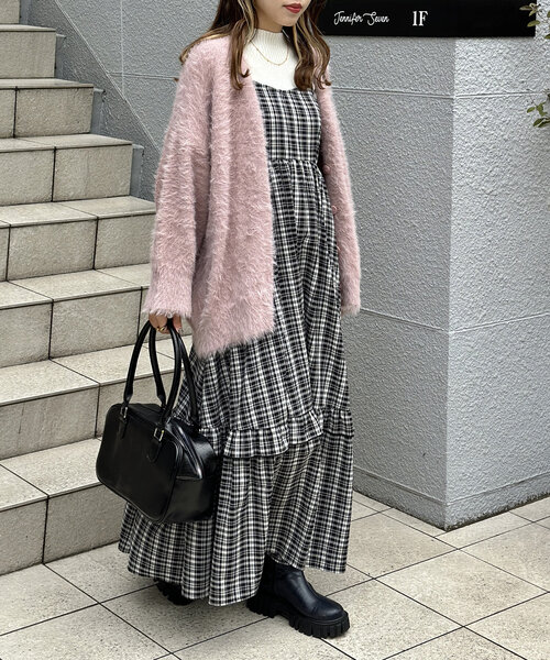 w closet（ダブルクローゼット）の「フェザーBIGカーディガン（カーディガン/ボレロ・レディース・オフホワイト/グリーン/ピンク/グレー・FREE）」の12枚目の写真