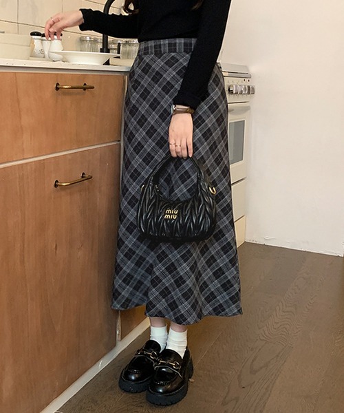 HALEY PESCA（ヘーリーペスカ）の「HALEY PESCA/バイアスチェック　ロングスカート（スカート・レディース・ブラウン/ブラック・LARGE/SMALL/MEDIUM）」の4枚目の写真