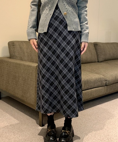 HALEY PESCA（ヘーリーペスカ）の「HALEY PESCA/バイアスチェック　ロングスカート（スカート・レディース・ブラウン/ブラック・LARGE/SMALL/MEDIUM）」の6枚目の写真