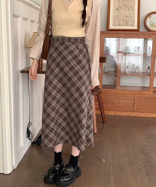HALEY PESCA（ヘーリーペスカ）の「HALEY PESCA/バイアスチェック　ロングスカート（スカート・レディース・ブラウン/ブラック・LARGE/SMALL/MEDIUM）」の9枚目の写真