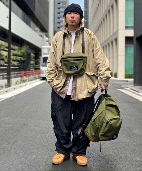 GLAZOS(グラソス)の「【大人向けサイズあり】ショルダーバッグ(バックパック/リュック・キッズ・ブラウン/カーキ/ネイビー/ブラック・フリー)」の7枚目の写真