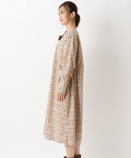 one'sterrace(ワンズテラス)の「コーデュロイ小花柄プリント前開きワンピース(ワンピース・レディース・ネイビー系5/グレー系その他7/ベージュ系8・02)」の5枚目の写真