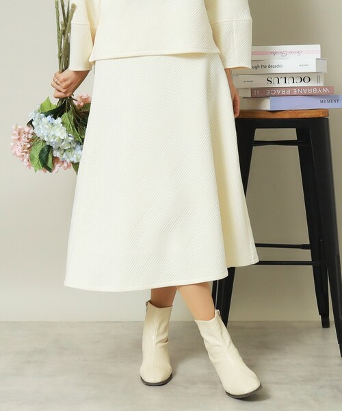 ITS'DEMO(イッツデモ)の「◆【セットアップ可/ウエストゴム/手洗い可】ふくれジャカードスカート(スカート・レディース・アイボリー/ブラック/ボルドー/ベージュ・00)」の2枚目の写真