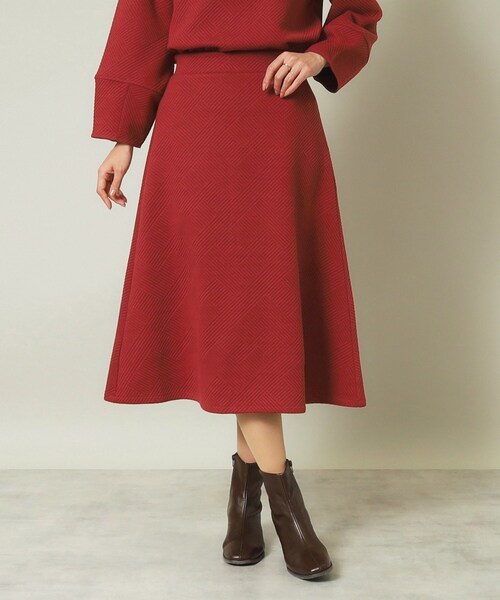 ITS'DEMO(イッツデモ)の「◆【セットアップ可/ウエストゴム/手洗い可】ふくれジャカードスカート(スカート・レディース・アイボリー/ブラック/ボルドー/ベージュ・00)」の4枚目の写真