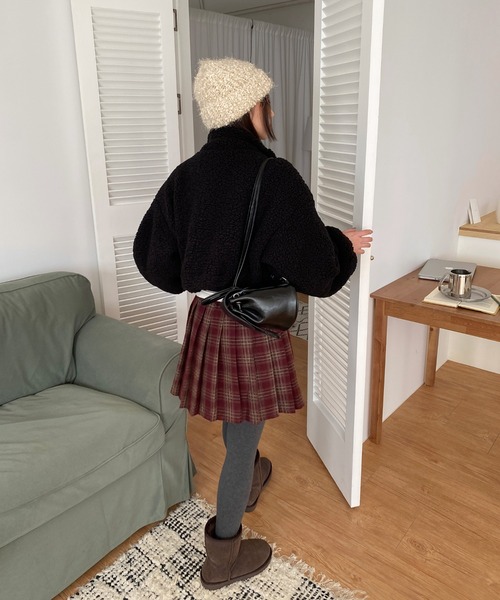 by muni:r(バイ ムニール)の「フリースクロップドジップアップ(その他アウター・レディース・ブラック/アイボリー/ブラウン・FREE)」の19枚目の写真