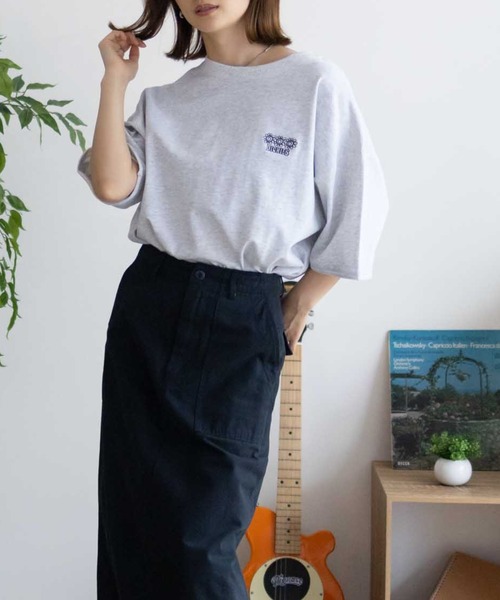 Dickies（ディッキーズ）の「Dickies 配色ステッチ５分丈袖Ｔシャツ（Tシャツ/カットソー・レディース・スミクロ/オートミール/ラベンダー・フリー）」の5枚目の写真
