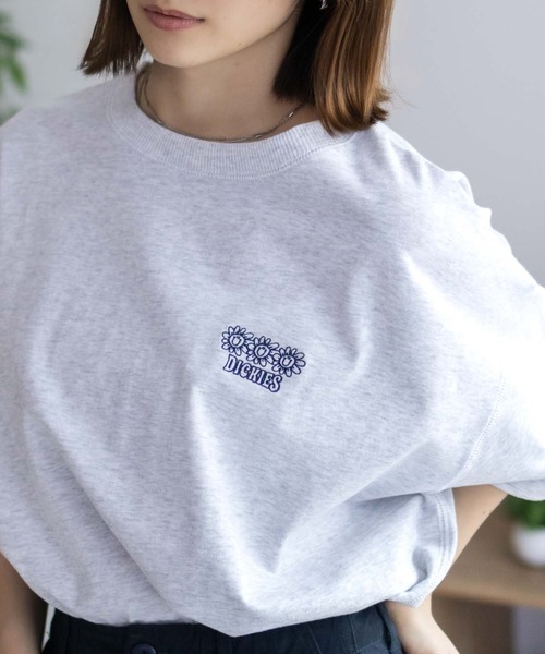 Dickies（ディッキーズ）の「Dickies 配色ステッチ５分丈袖Ｔシャツ（Tシャツ/カットソー・レディース・スミクロ/オートミール/ラベンダー・フリー）」の7枚目の写真