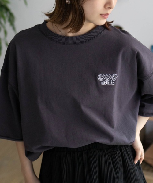 Dickies（ディッキーズ）の「Dickies 配色ステッチ５分丈袖Ｔシャツ（Tシャツ/カットソー・レディース・スミクロ/オートミール/ラベンダー・フリー）」の9枚目の写真
