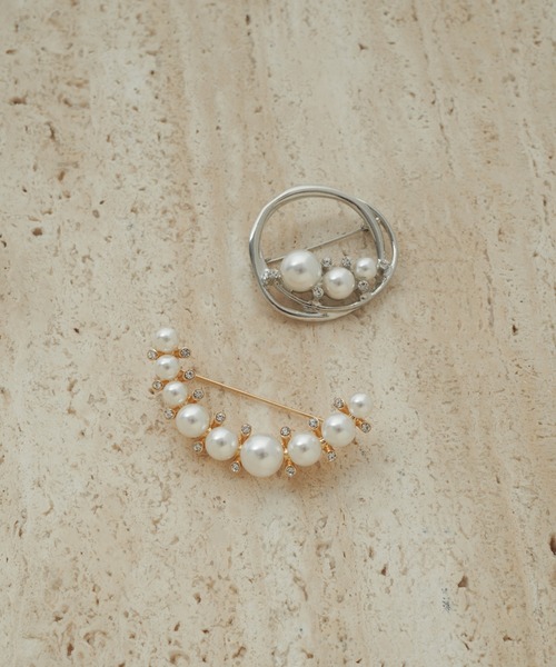 GOLDY（ゴールディ）の「トリプレッツ パール サークル ブローチ（ブローチ/コサージュ・レディース・ゴールド/シルバー・FREE）」の5枚目の写真