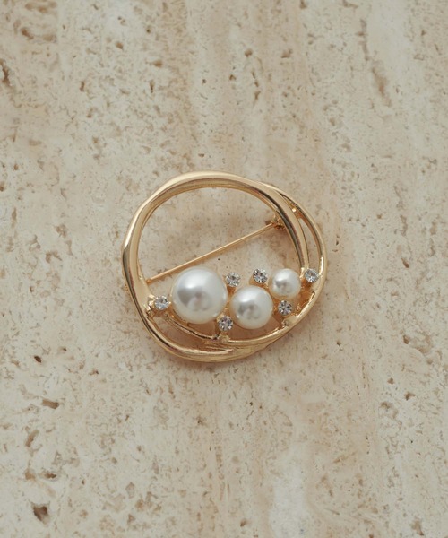GOLDY（ゴールディ）の「トリプレッツ パール サークル ブローチ（ブローチ/コサージュ・レディース・ゴールド/シルバー・FREE）」の6枚目の写真