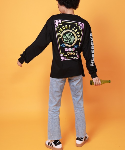 CORPUS SELECT(コーパストーキョー)の「【YOIDORE/酔いどれ】へべれけ ネオン ロングスリーブTシャツ(Tシャツ/カットソー・メンズ・ネイビー/ホワイト/ブラック・M/XL/L)」の17枚目の写真