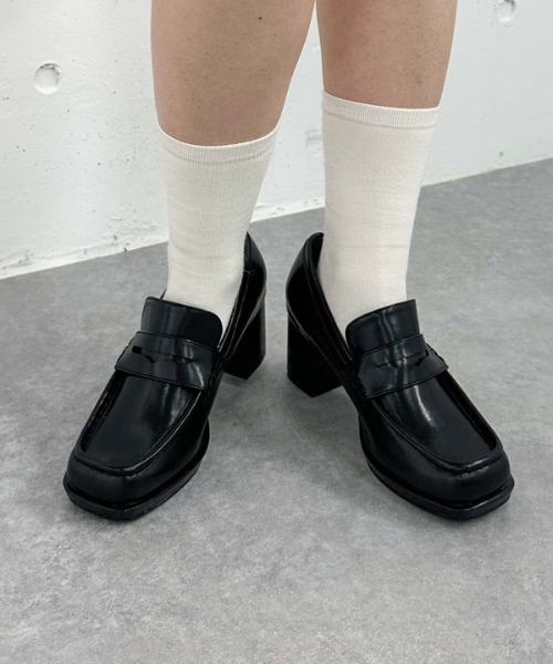 archives(アルシーヴ)の「ヒールローファー(ローファー・レディース・チャコールグレー/ブラック・MEDIUM/LARGE)」の3枚目の写真