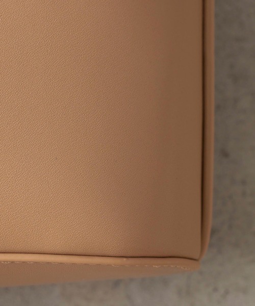 EFOLE(エフォル)の「【ZOZO限定】Smooth minibag / スムース ミニバッグ(ハンドバッグ・レディース・ブラック/ベージュ/イエロー・FREE)」の11枚目の写真