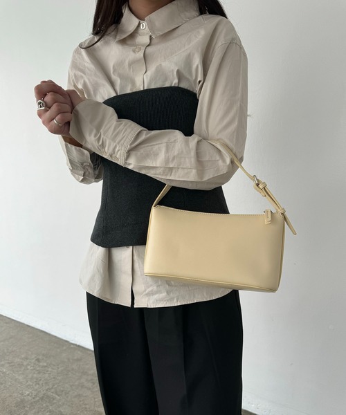 EFOLE(エフォル)の「【ZOZO限定】Smooth minibag / スムース ミニバッグ(ハンドバッグ・レディース・ブラック/ベージュ/イエロー・FREE)」の18枚目の写真