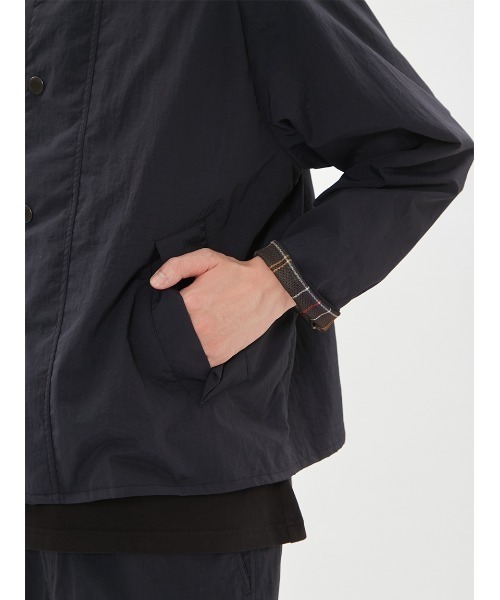 Barbour(バブアー)の「【TRANSPORT / トランスポート】ナイロン ブルゾン"Japan Exclusive"(ブルゾン・メンズ・ブラック/ブルー/ベージュ/グリーン・34/36/38/40/42)」の22枚目の写真