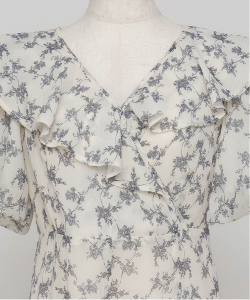 RANDA（ランダ）の「2WAYスリーブフラワーシフォンワンピース（ワンピース・レディース・ホワイト/ピンク/ブラック・1/0）」の4枚目の写真