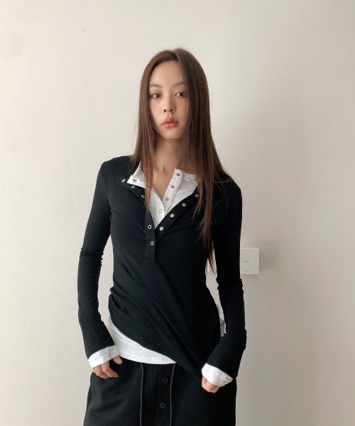 DEVICE(デバイス)の「ダブルレイヤード ボタンアップ トップス 韓国 ストリート Y2K 古着風 ヘンリーネック 長袖 Tシャツ ロンT(Tシャツ/カットソー・レディース・ブラック・FREE)」の19枚目の写真