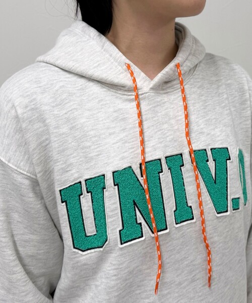 UNIVERSAL OVERALL(ユニバーサルオーバーオール)の「【UNIVERSAL OVERALL】別注UNIV.Oフードスウェット(スウェット・レディース・オレンジ/ネイビー/ライトグレー・38)」の11枚目の写真
