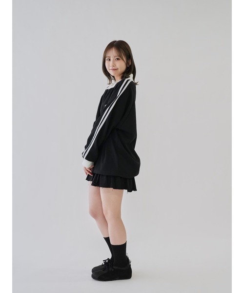 Uenui(ウニュイ)の「【 cunii 】サイドライン ポロ スウェット(スウェット・レディース・ブラック/アイボリー/グレー・FREE)」の10枚目の写真