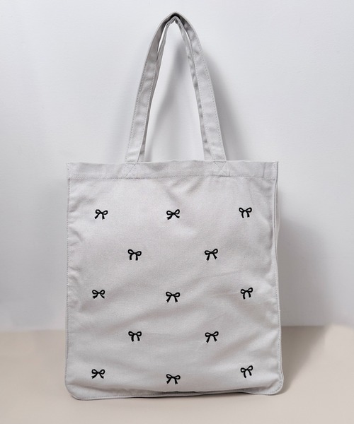CALIFORNIA OUTFITTERS(カリフォルニア アウトフィッターズ)の「3B41 ミニリボン 刺繍入り キャンバス トートバッグ A4サイズ対応(トートバッグ・レディース・グレー/アイボリー/ブラック・ONESIZE)」の4枚目の写真