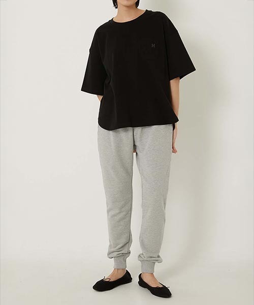 HOLLYWOOD RANCH MARKET（ハリウッドランチマーケット）の「Hエンブロイダリー ラウンドヘム ショートスリーブTシャツ ウイメンズ（Tシャツ/カットソー・レディース・ホワイト/ピンク/グリーン/ベージュ/ブラック/ブルー・ONE SIZE）」の9枚目の写真