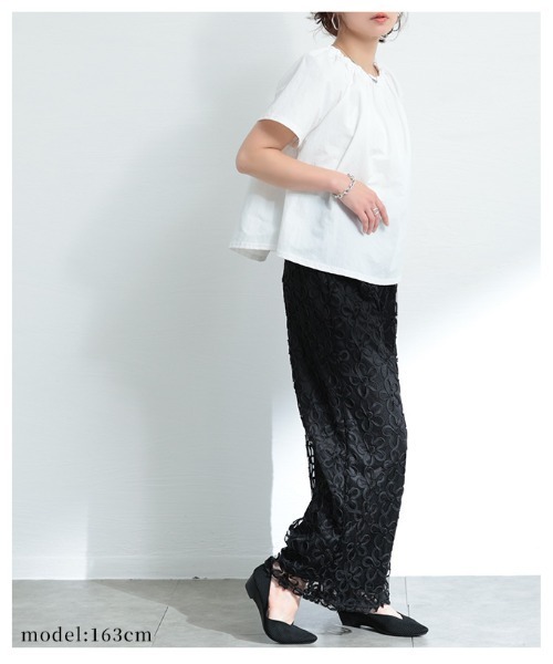 Sawa a la mode(サワアラモード)の「ギャザーネック2wayフレアトップス(Tシャツ/カットソー・レディース・ホワイト/ブラック・FREE)」の15枚目の写真