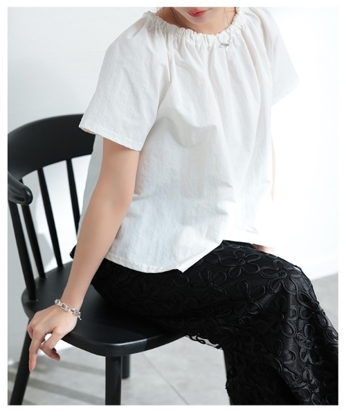 Sawa a la mode(サワアラモード)の「ギャザーネック2wayフレアトップス(Tシャツ/カットソー・レディース・ホワイト/ブラック・FREE)」の20枚目の写真