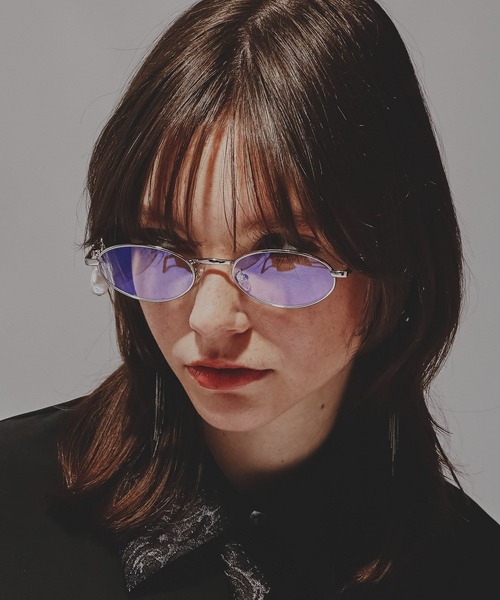 HARE（ハレ）の「デザインチャームツキステンレスメガネ(HARE)（メガネ・レディース・シルバー/シルバー系その他・FREE）」の3枚目の写真