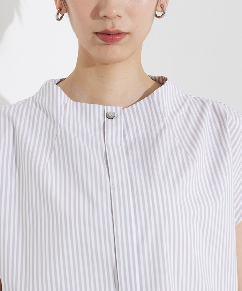 qualite（カリテ）の「ハイネックフレンチシャツ/オフィスカジュアル/夏服（シャツ/ブラウス・レディース・オフホワイト/チャコールグレー/ブルー・フリー）」の14枚目の写真