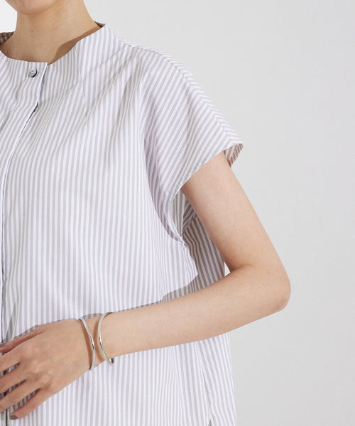 qualite（カリテ）の「ハイネックフレンチシャツ/オフィスカジュアル/夏服（シャツ/ブラウス・レディース・オフホワイト/チャコールグレー/ブルー・フリー）」の15枚目の写真