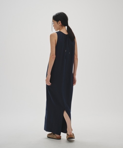 TODAYFUL（トゥデイフル）の「[TODAYFUL × Studio Doe] Neck Gather Dress（ワンピース・レディース・アイボリー/ネイビー・36inch/38inch）」の3枚目の写真