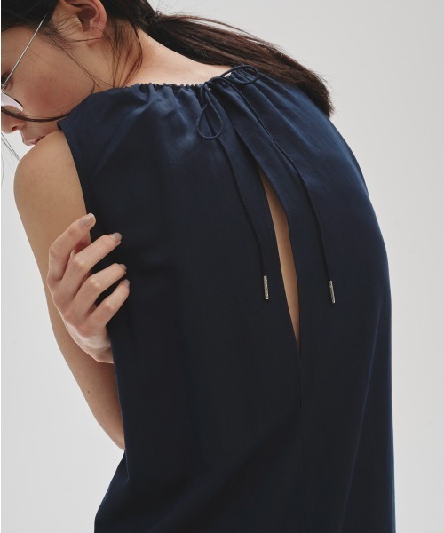 TODAYFUL（トゥデイフル）の「[TODAYFUL × Studio Doe] Neck Gather Dress（ワンピース・レディース・アイボリー/ネイビー・36inch/38inch）」の5枚目の写真