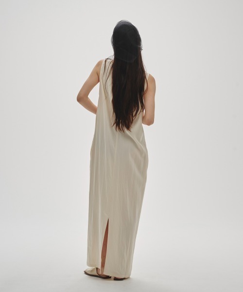 TODAYFUL（トゥデイフル）の「[TODAYFUL × Studio Doe] Neck Gather Dress（ワンピース・レディース・アイボリー/ネイビー・36inch/38inch）」の7枚目の写真