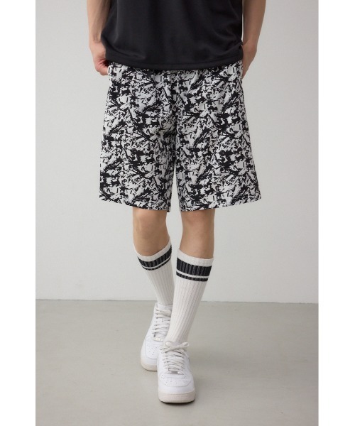 AZUL by moussy(アズールバイマウジー)の「アブストラクトパターンショーツ(スラックス・メンズ・ホワイト系その他/ベージュ系その他/ブラック系その他・MEDIUM/LARGE)」の1枚目の写真