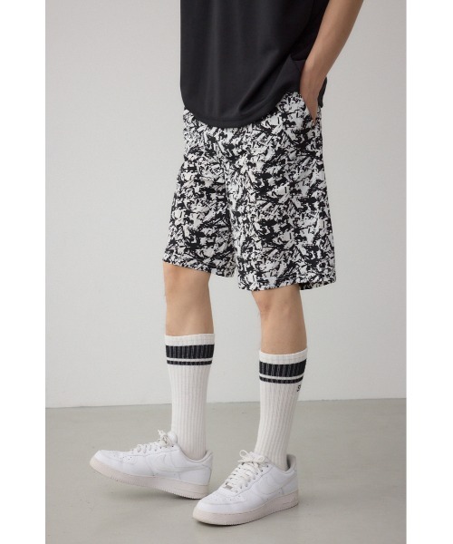 AZUL by moussy(アズールバイマウジー)の「アブストラクトパターンショーツ(スラックス・メンズ・ホワイト系その他/ベージュ系その他/ブラック系その他・MEDIUM/LARGE)」の4枚目の写真