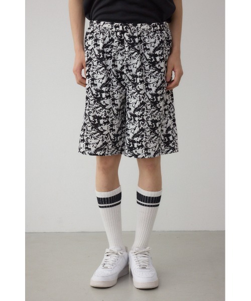 AZUL by moussy(アズールバイマウジー)の「アブストラクトパターンショーツ(スラックス・メンズ・ホワイト系その他/ベージュ系その他/ブラック系その他・MEDIUM/LARGE)」の6枚目の写真