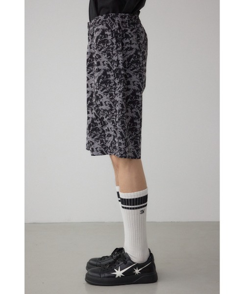 AZUL by moussy(アズールバイマウジー)の「アブストラクトパターンショーツ(スラックス・メンズ・ホワイト系その他/ベージュ系その他/ブラック系その他・MEDIUM/LARGE)」の17枚目の写真