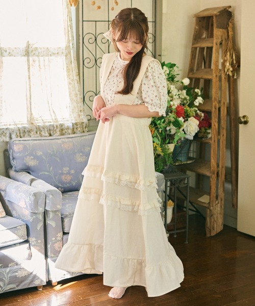 kutir（クティール）の「【クティールとレトロ】アソートティアードレースフリルジャンパースカート（ジャンパースカート・レディース・オフホワイト/ライトブルー/グリーン/ブルー/ピンク・MEDIUM/SMALL）」の7枚目の写真