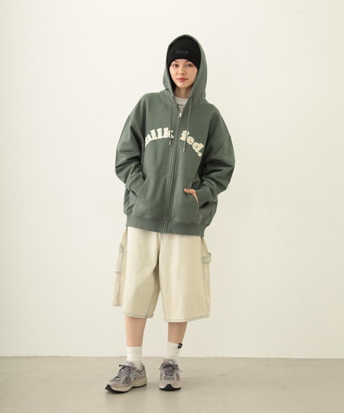 MILKFED.（ミルクフェド）の「ARCH COOPER LOGO ZIP UP HOODIE（パーカー・レディース・ブラック/オリーブ/オートミール/ネイビー・M/L）」の17枚目の写真