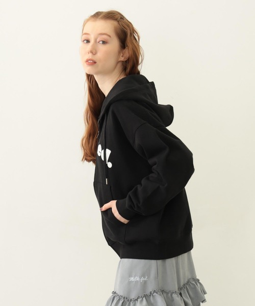 MILKFED.（ミルクフェド）の「ARCH COOPER LOGO ZIP UP HOODIE（パーカー・レディース・ブラック/オリーブ/オートミール/ネイビー・M/L）」の21枚目の写真