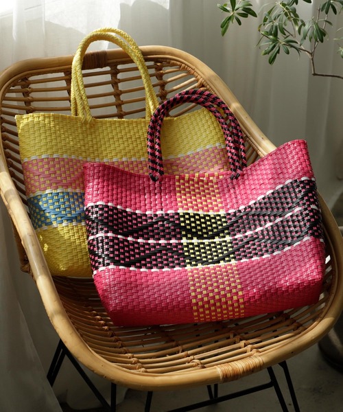 VitaFelice(ヴィータフェリーチェ)の「メルカドトートバッグ(M) プラかごバッグ かごバック ビッグトート A4収納 マルシェバッグ(かごバッグ・レディース・イエロー/ターコイズブルー/ブルー/ピンク・FREE)」の5枚目の写真