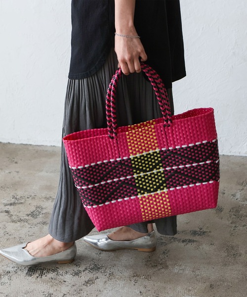 VitaFelice(ヴィータフェリーチェ)の「メルカドトートバッグ(M) プラかごバッグ かごバック ビッグトート A4収納 マルシェバッグ(かごバッグ・レディース・イエロー/ターコイズブルー/ブルー/ピンク・FREE)」の16枚目の写真