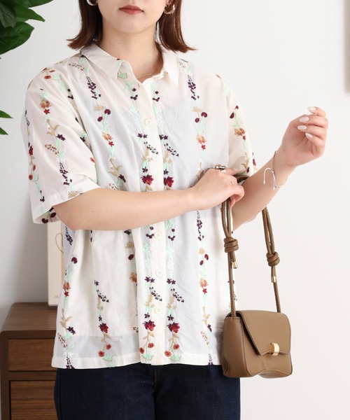 / エバゴス ebagos 花柄 総柄 ブラウス シャツ トップス エバゴス ebagos 花柄 総柄 ブラウス シャツ トップス