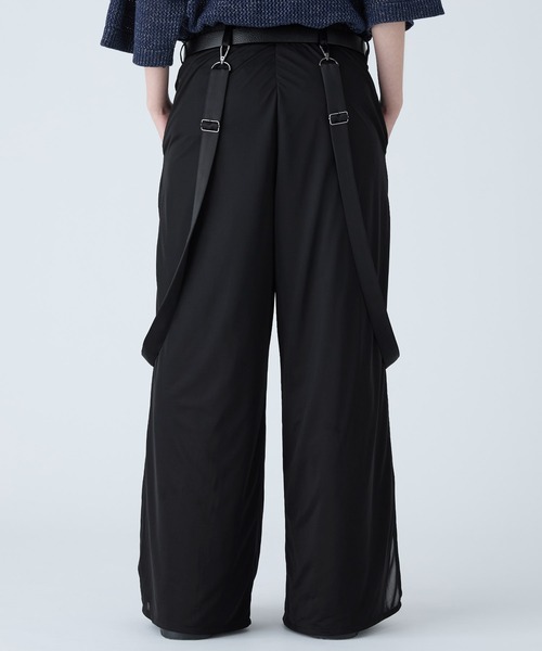 VELNUS（ベルナス）の「【VELNUS】Draped loose silhouette suspenders double tuck sheer layered slit pants/ドレープルーズシルエット サスペンダー ダブルタック シアーレイヤード スリットパンツ（スラックス・メンズ・ブルー/ブラック・S/M/L）」の9枚目の写真