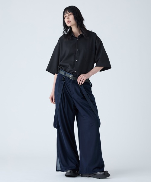 VELNUS(ベルナス)の「【VELNUS】Draped loose silhouette suspenders double tuck sheer layered slit pants/ドレープルーズシルエット サスペンダー ダブルタック シアーレイヤード スリットパンツ(スラックス・メンズ・ブルー/ブラック・S/M/L)」の15枚目の写真