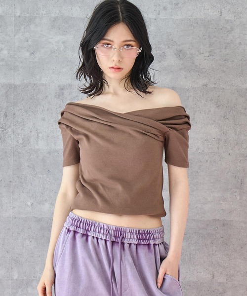 ANAP(アナップ)の「スムース 天竺 オフショル Tシャツ トップス(Tシャツ/カットソー・レディース・ブラック/ブラウン/ホワイト・FREE)」の1枚目の写真