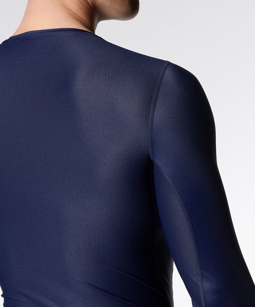 UNDER ARMOUR(アンダーアーマー)の「UAアイソチル コンプレッション ロングスリーブ クルーネック シャツ(ベースボール/メンズ)(Tシャツ/カットソー・メンズ・ネイビー・M/L/S/XL/3XL/2XL)」の7枚目の写真